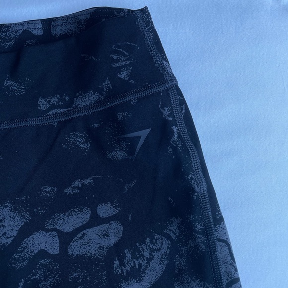 Gymshark Black Camo KK Fit Shorts - Picture 3 of 5